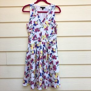 New! Banana Republic Sleveless White Floral Dress